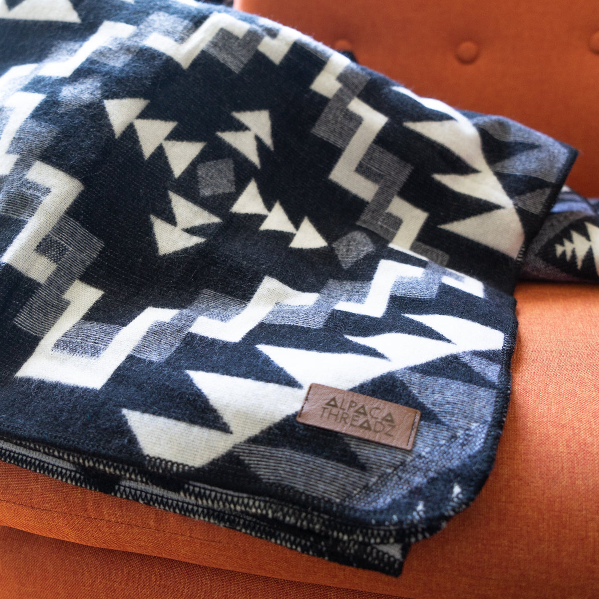 Manta andina de mezcla de alpaca — Chakana negra