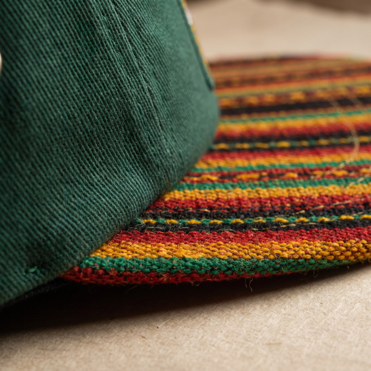 Iquitos — woven brim, macro