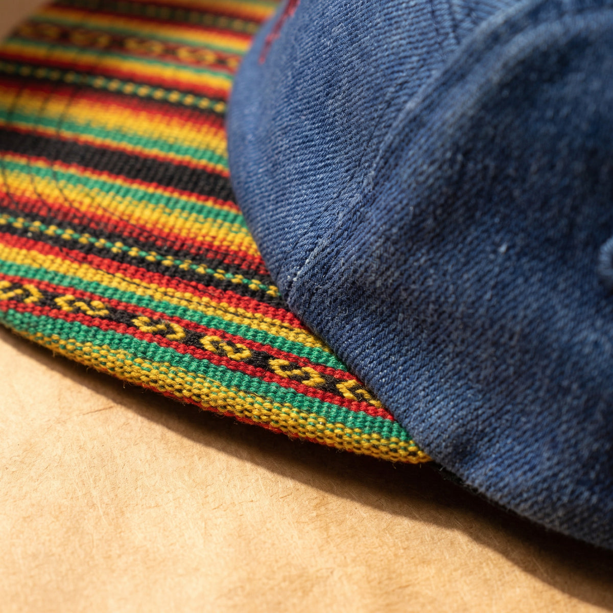 La Paz — handwoven brim, macro