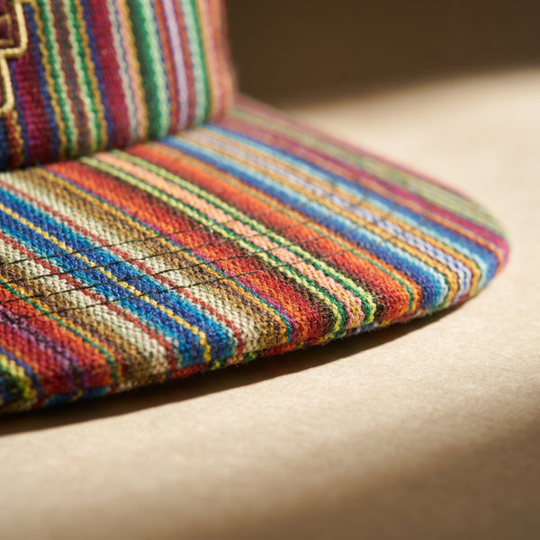 Písac — handwoven brim, macro