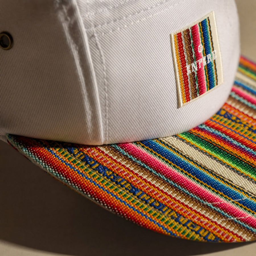 Paracas — handwoven Andean weave, detail
