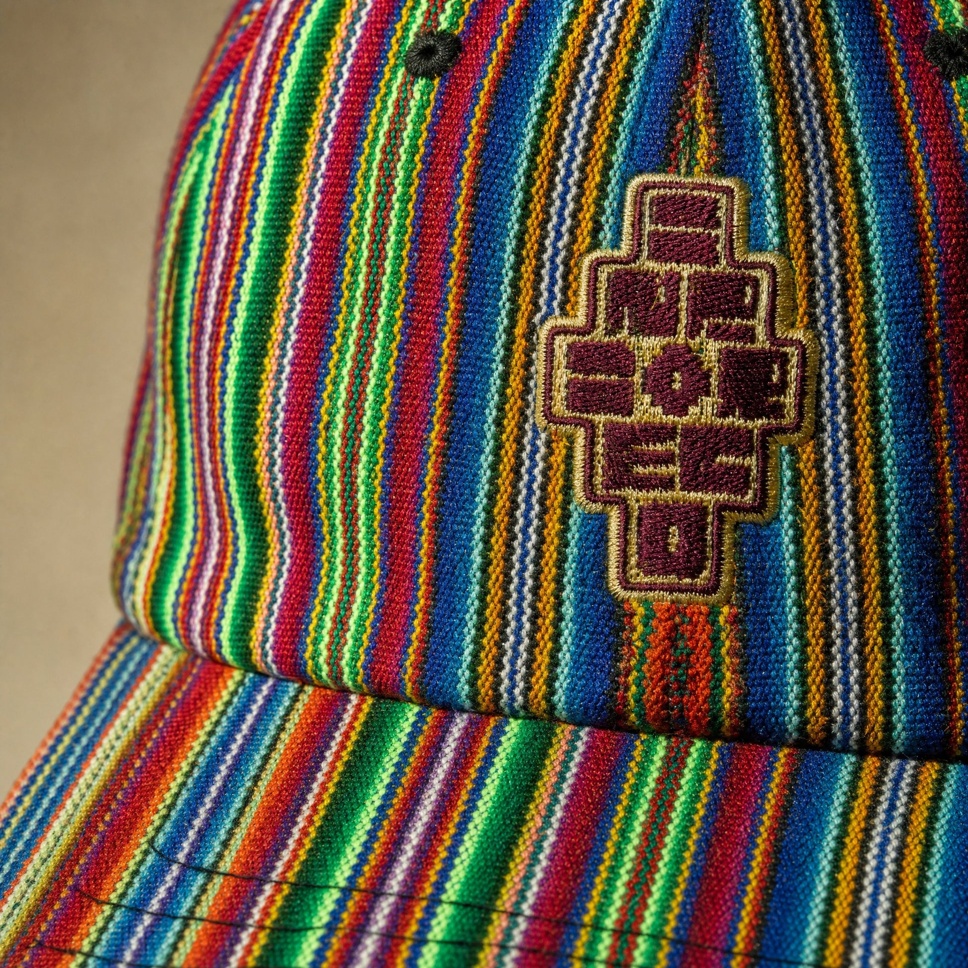 Puno — handwoven Andean weave, detail